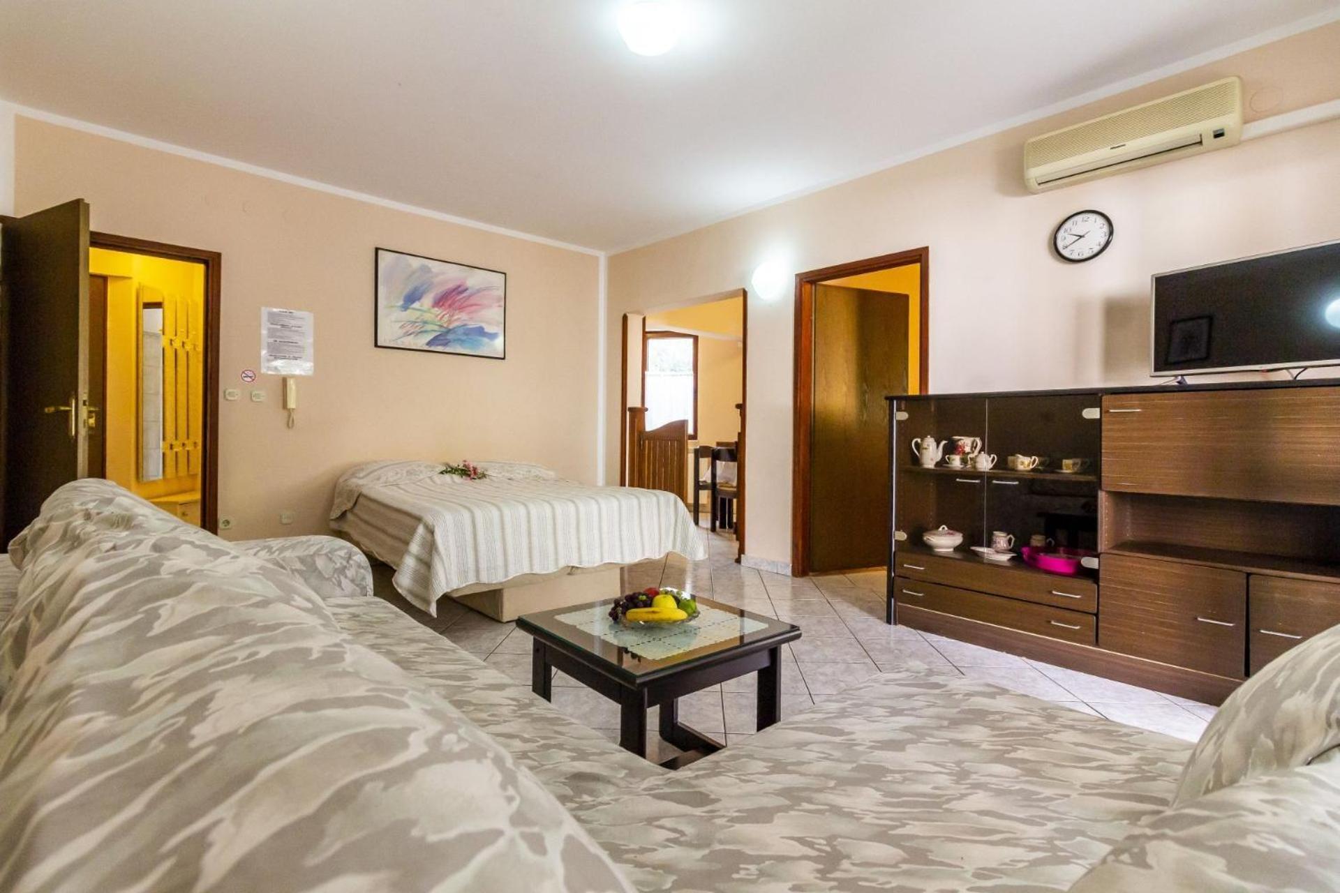 Apartments Mir Fažana エクステリア 写真